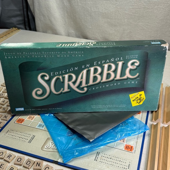 Scrabble Edición en Español Board Game - 2001 Hasbro - Picture 2 of 13